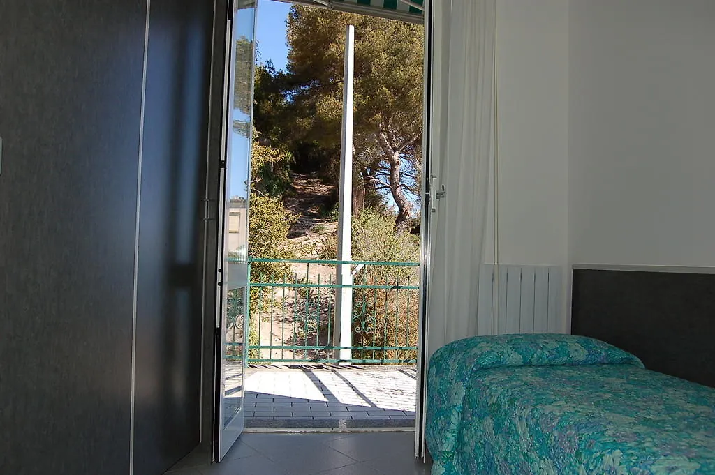Residence Augustus Laigueglia 2*,
