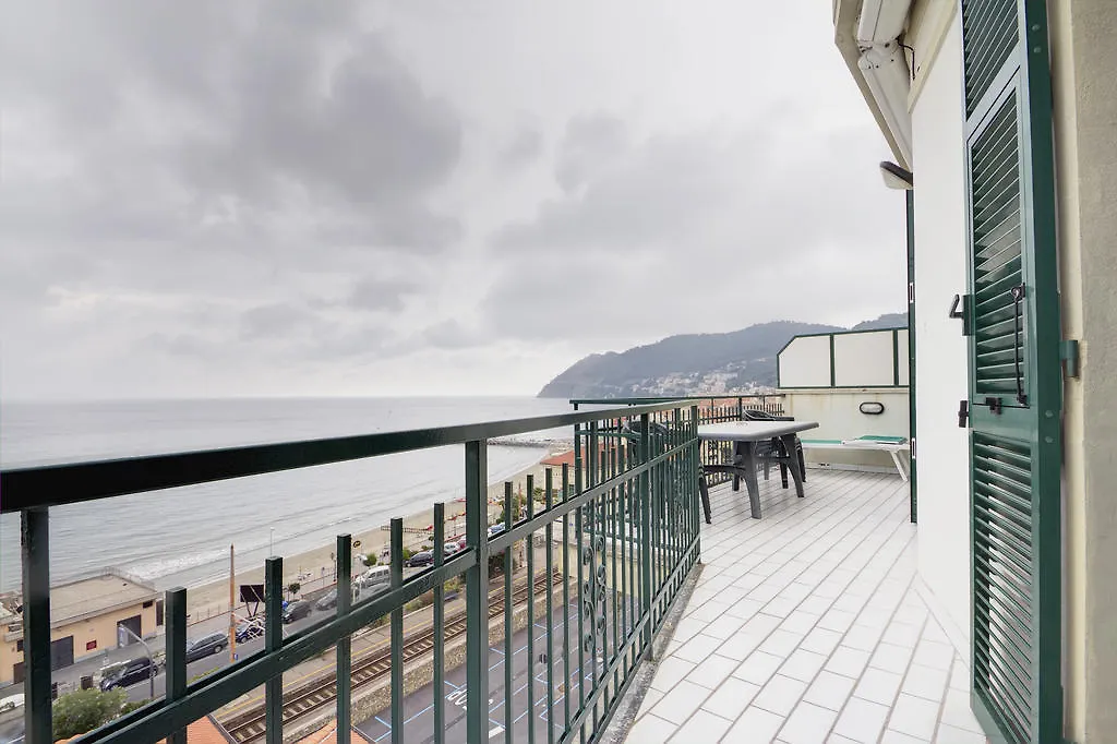 Residence Augustus Laigueglia Aparthotel