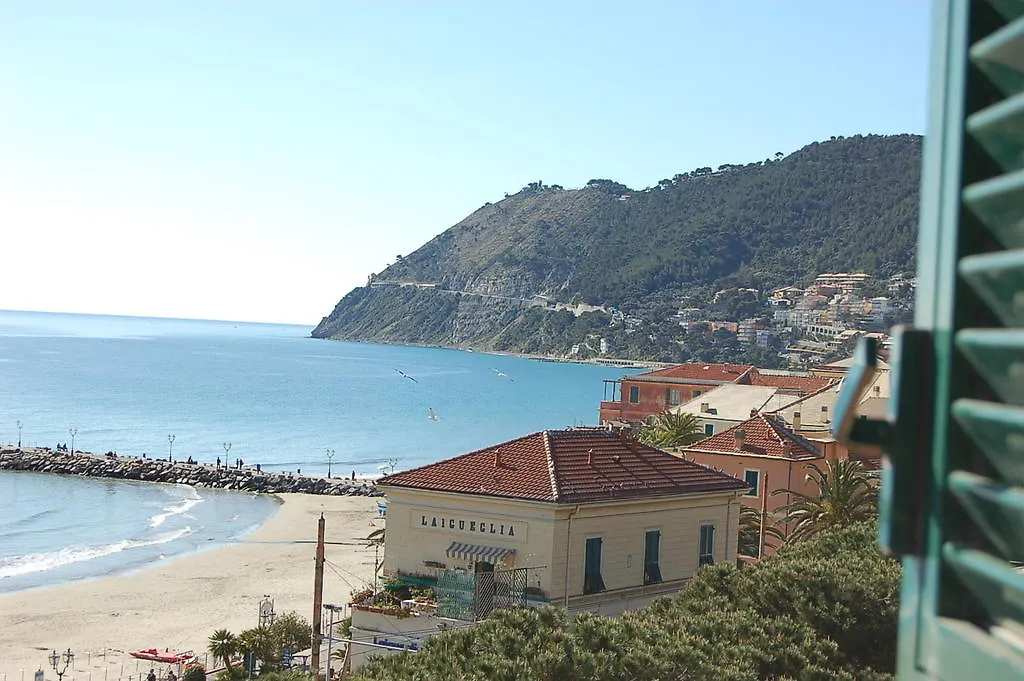 Residence Augustus Laigueglia Aparthotel