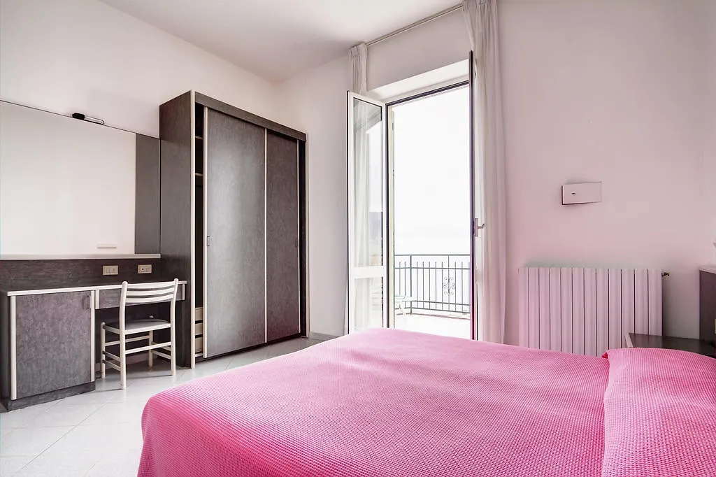 Residence Augustus Laigueglia Aparthotel